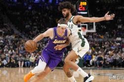 湖(hú)人里夫斯對(duì)勒布朗·詹姆斯和布朗尼·詹姆斯的策略，发表了评价