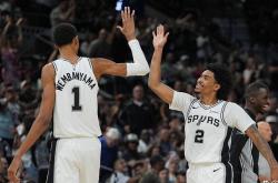 馬(mǎ)刺新秀迪伦·哈珀创造历史级数据，惊艳NBA全联盟