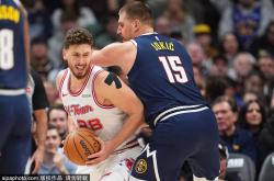 阿尔佩倫(lún)·申京再战约基奇，火箭加时惜败掘金