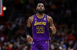 NBA仅4位常规赛“千胜將(jiāng)军”乔丹差(chà)294场、科比差(chà)164场，詹(zhān)杜库呢