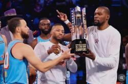 至于全明星赛，那得怪库里，杜兰特对近年NBA全明星赛不满？