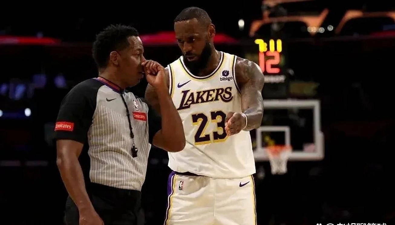 詹姆斯对NBA裁判提出建议，要求公平公正
