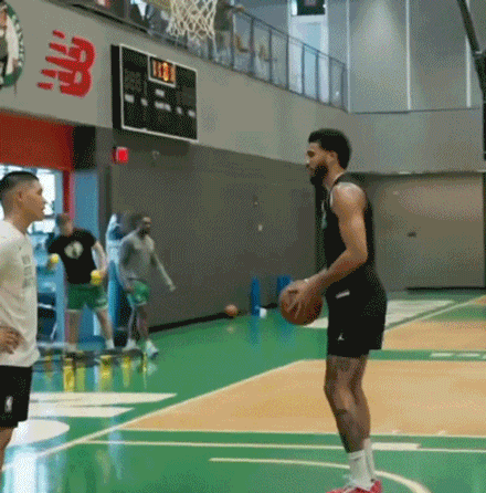 跟腱撕裂！宣布复出！直接改变NBA格局