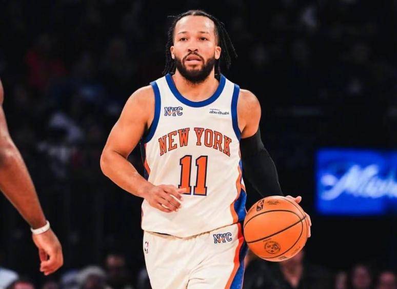 保罗乔治锁死唐斯，马克西36+8+4探花郎半场18分，76人复仇尼克斯